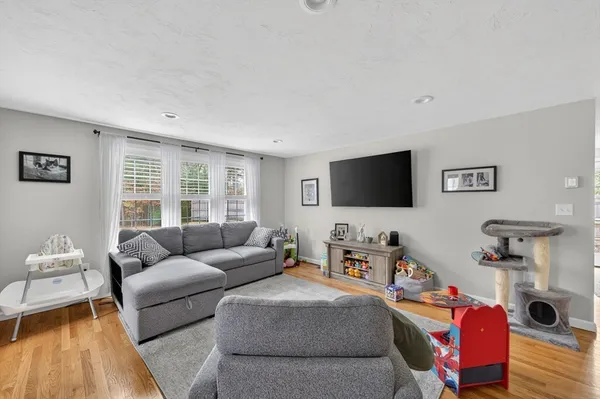 $489,000 | 7 Spring Avenue, Wareham, MA 02571