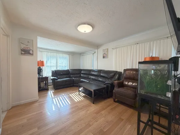 $4,000 | 10 West Elm Avenue, Quincy, MA 02170