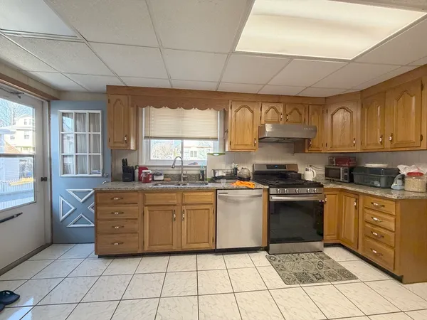 $4,000 | 10 West Elm Avenue, Quincy, MA 02170