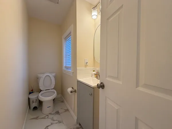 $4,000 | 10 West Elm Avenue, Quincy, MA 02170