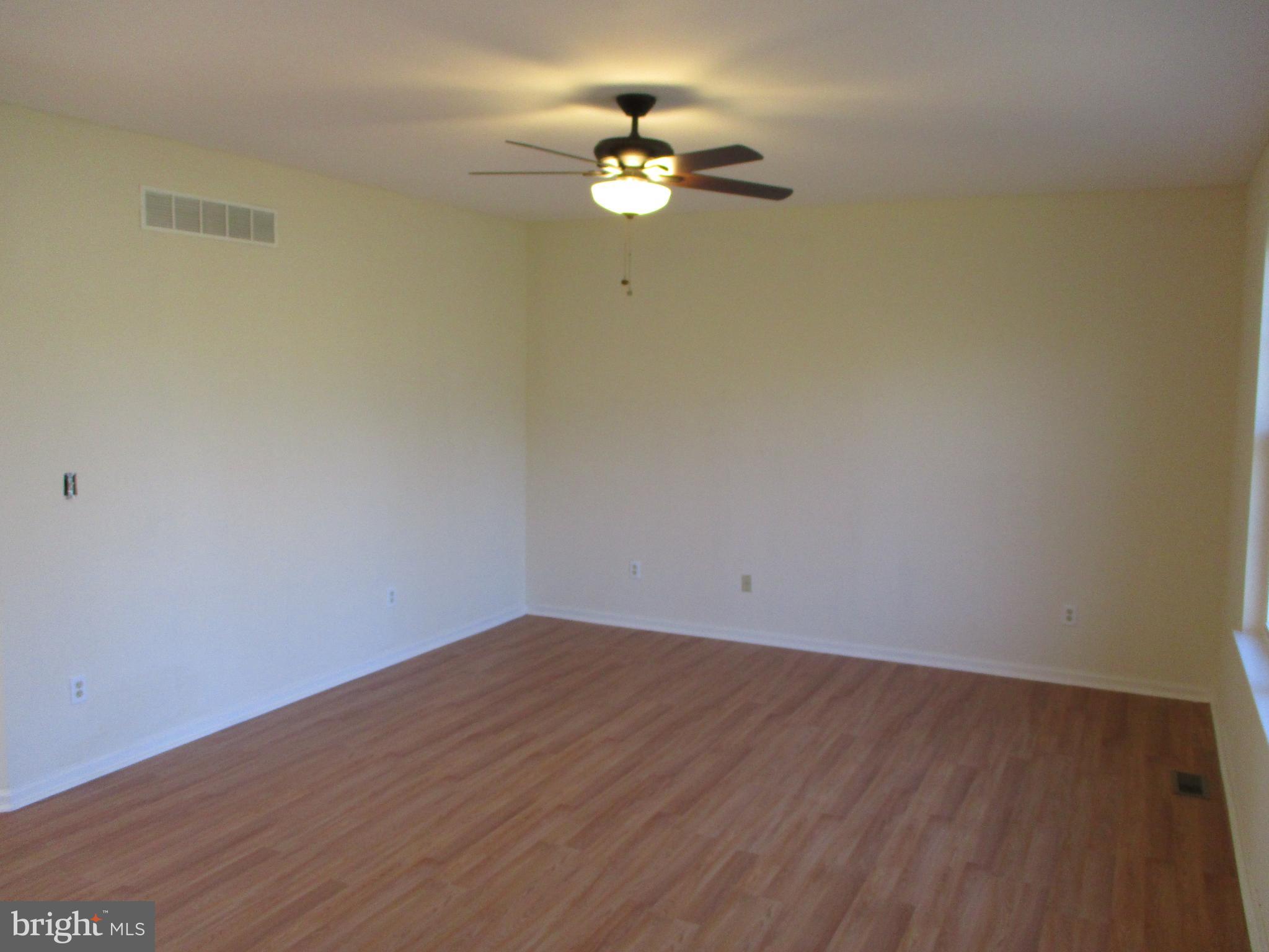3136 Mechanicsville Road, Unit A Philadelphia, PA 19154 - Photo 9 of 29 Family Room