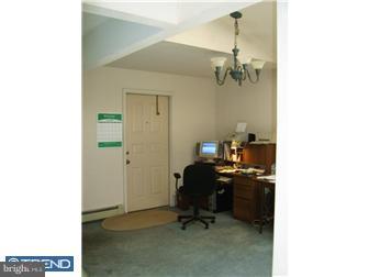 83 Long Loop Road Levittown, PA 19056 - Photo 4 of 6 Gallery Image 4
