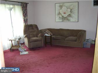 83 Long Loop Road Levittown, PA 19056 - Photo 5 of 6 Gallery Image 5