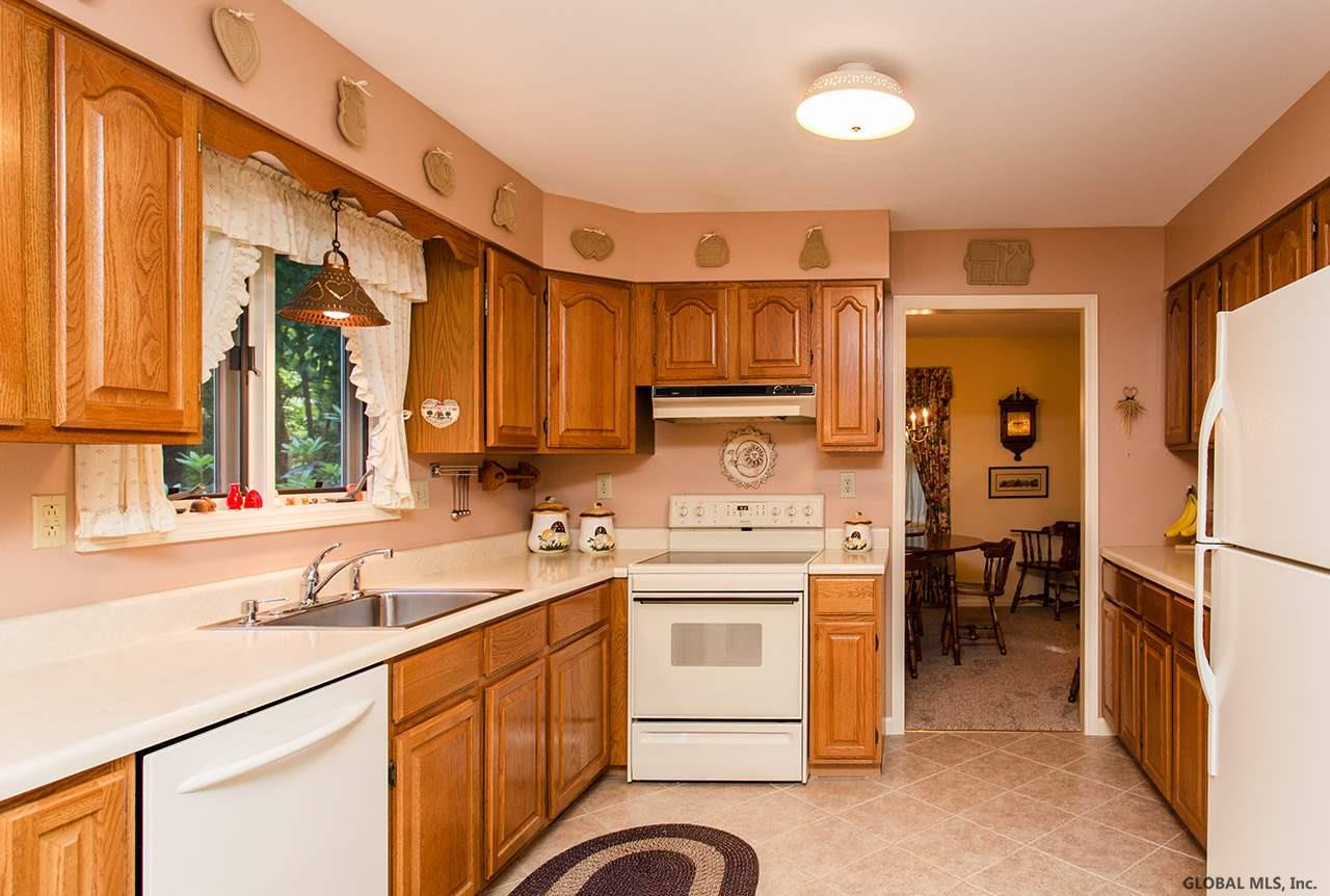 10 Round Table Road Saratoga Springs, NY 12866 - Photo 6 of 25 Photo 6