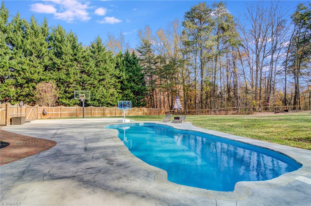 8805 Case Ridge Drive Oak Ridge, NC 27310 - Photo 31 of 45