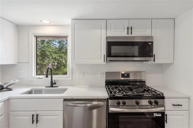 $308,900 | 710 East 73rd Street, Kansas City, MO 64131