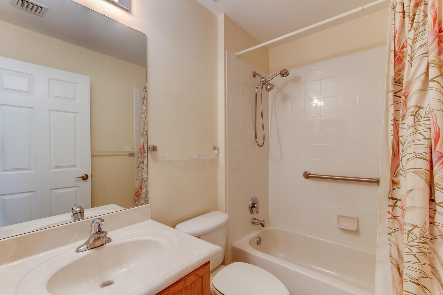 12091 Roma Road Boynton Beach, FL 33436 - Photo 13 of 21 bathroom2