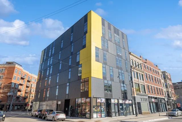 $3,150 | 713 North Milwaukee Avenue, Unit 405, Chicago, IL 60642