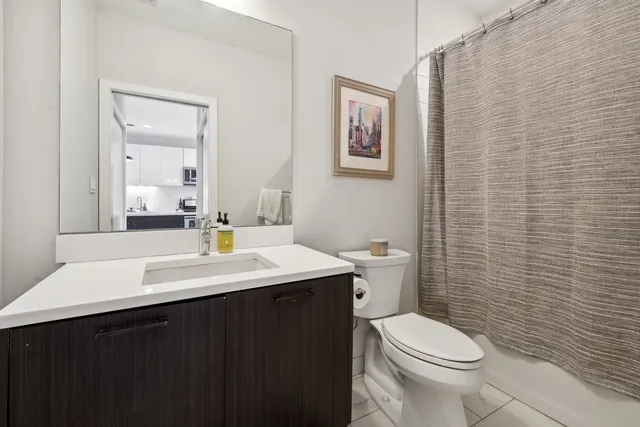 $3,150 | 713 North Milwaukee Avenue, Unit 405, Chicago, IL 60642