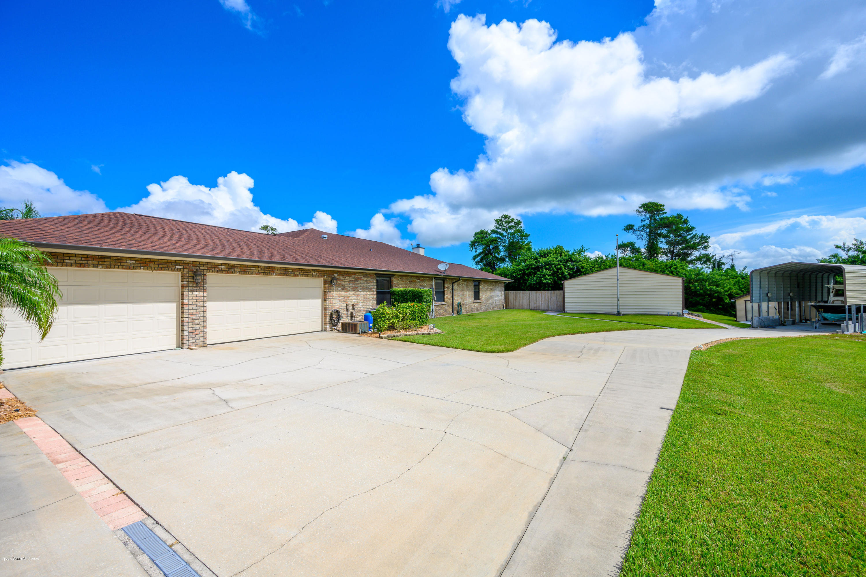 3900 Hunters Ridge Way Titusville, FL 32796 - Photo 3 of 67 NZ7_8679
