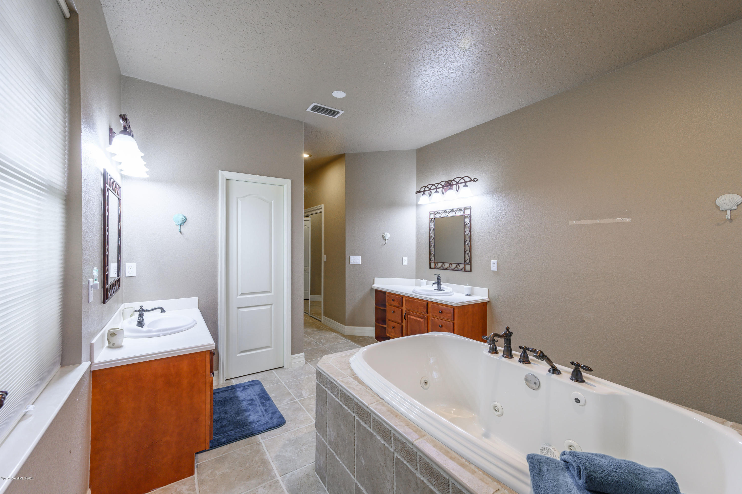 3900 Hunters Ridge Way Titusville, FL 32796 - Photo 36 of 67 NZ7_8740