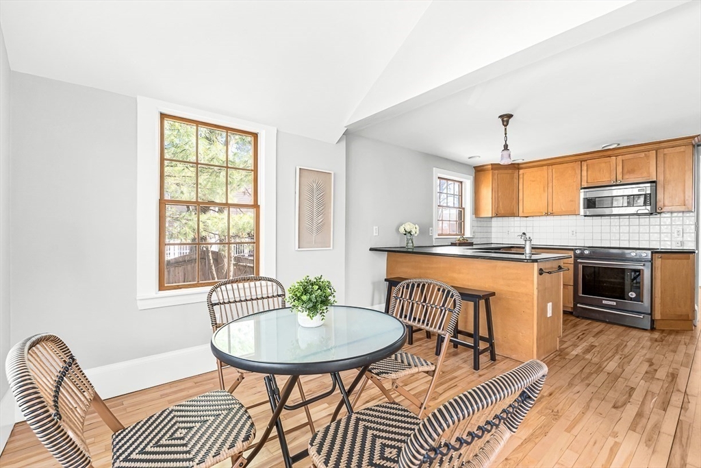 53 Lake Street Winchester, MA 01890 - Photo 13 of 31