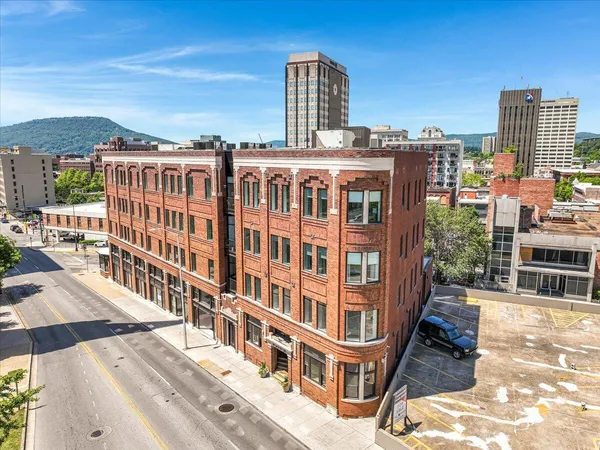 $369,000 | 707 Georgia Avenue, Unit 305, Chattanooga, TN 37402