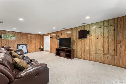 $975,000 | 7 Hastings Close, Hastings-on-Hudson, NY 10706
