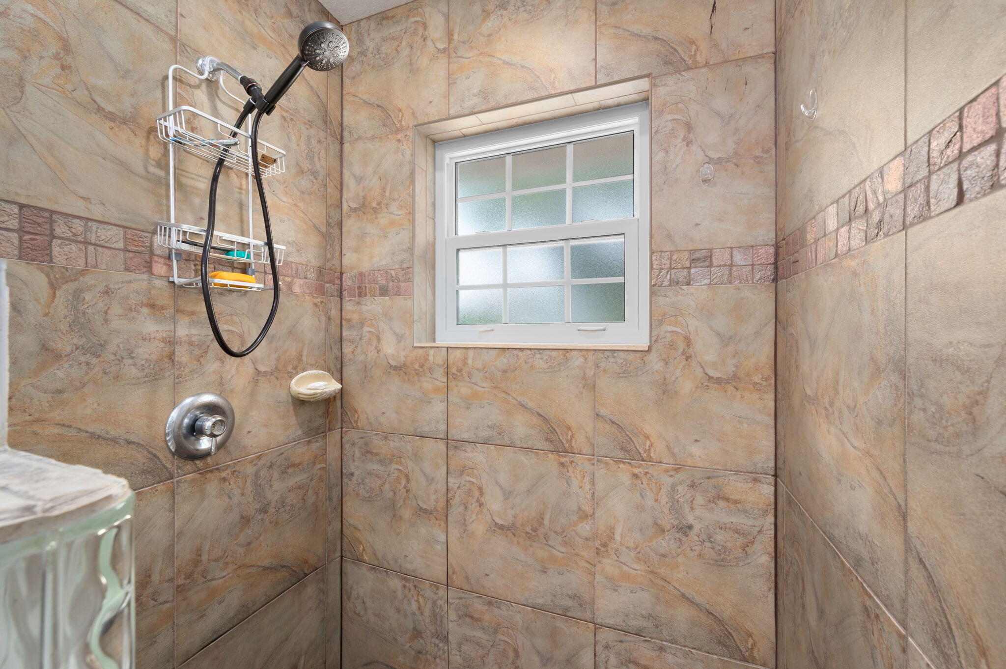 606 Gregory Street Fort Pierce, FL 34982 - Photo 16 of 27 Master Shower