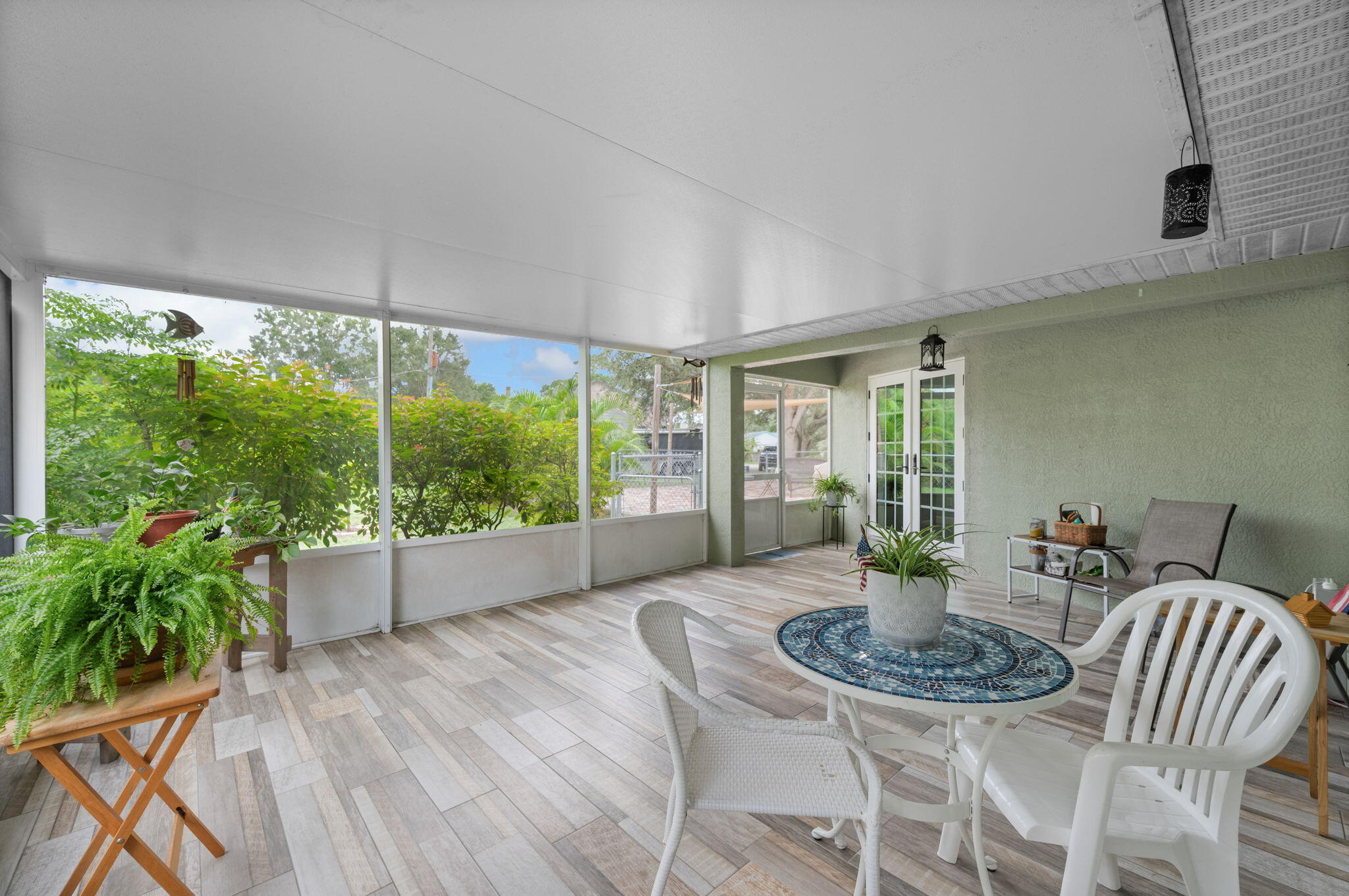 606 Gregory Street Fort Pierce, FL 34982 - Photo 20 of 27 Screened Lanai