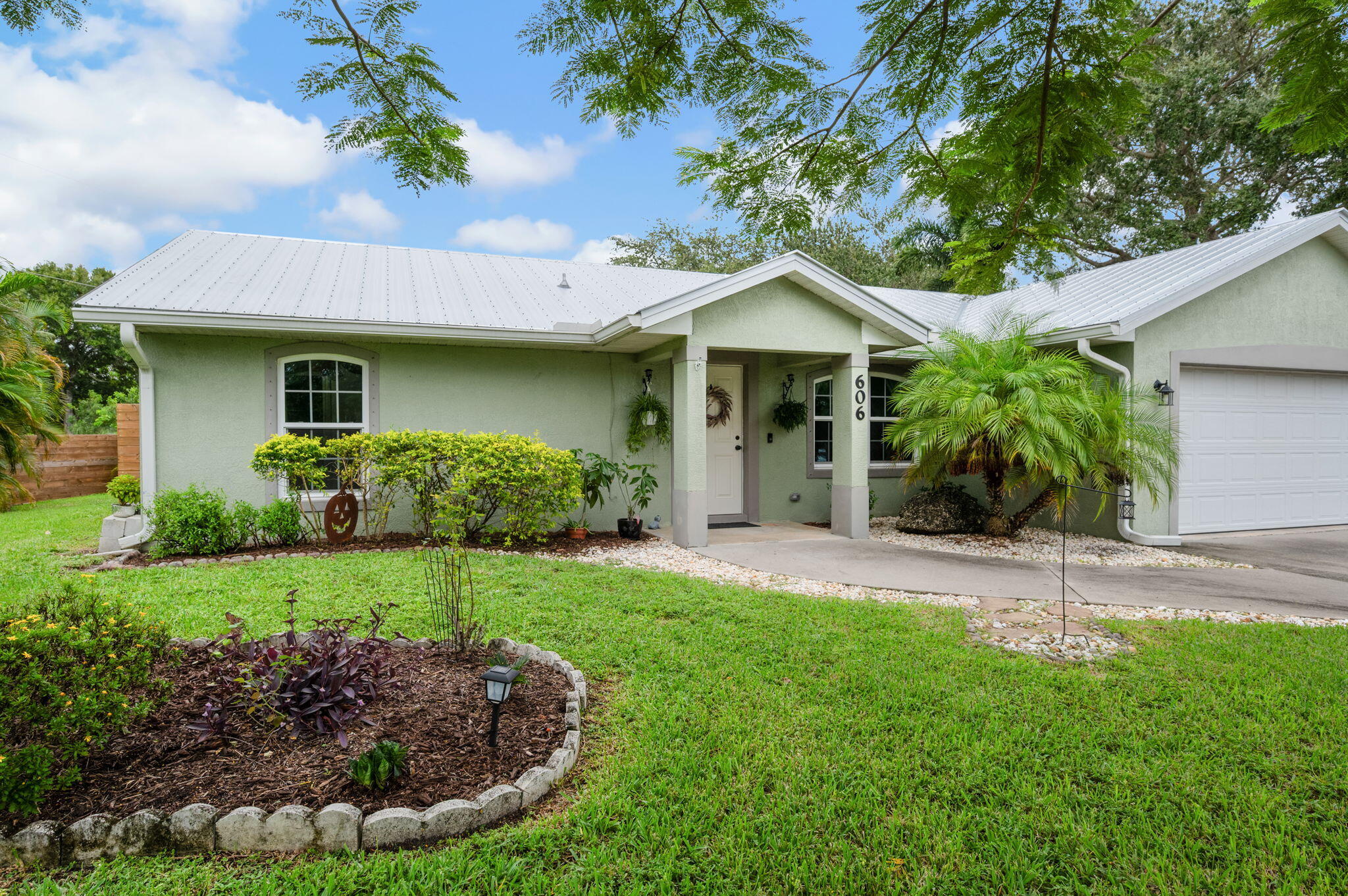 606 Gregory Street Fort Pierce, FL 34982 - Photo 2 of 27 Front View