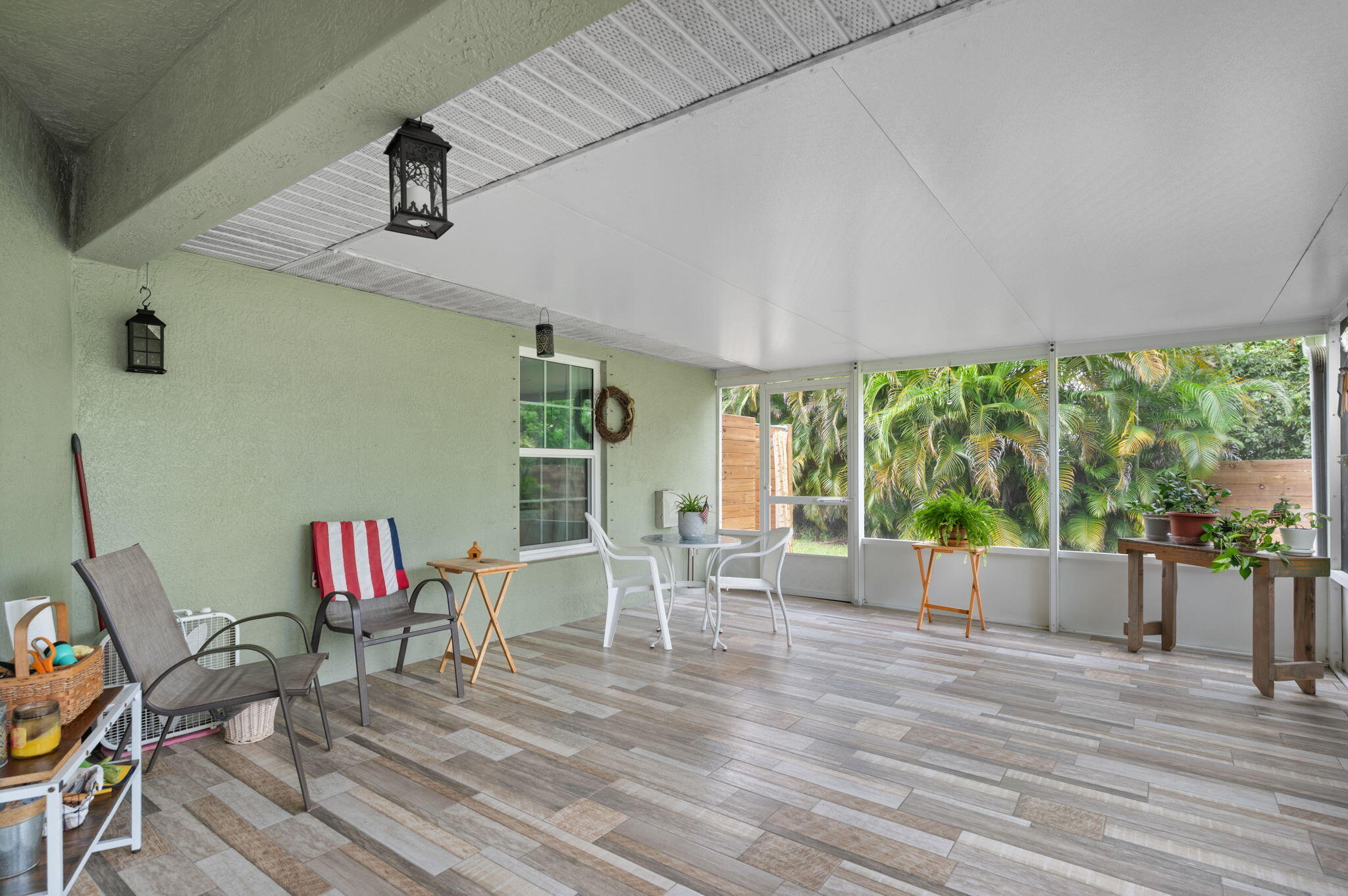 606 Gregory Street Fort Pierce, FL 34982 - Photo 21 of 27 Screened Lanai