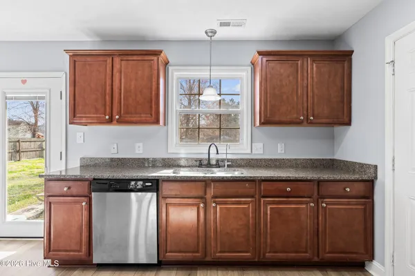 $2,150 | 111 Louie Lane, Jacksonville, NC 28540