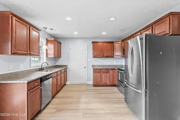 $2,150 | 111 Louie Lane, Jacksonville, NC 28540