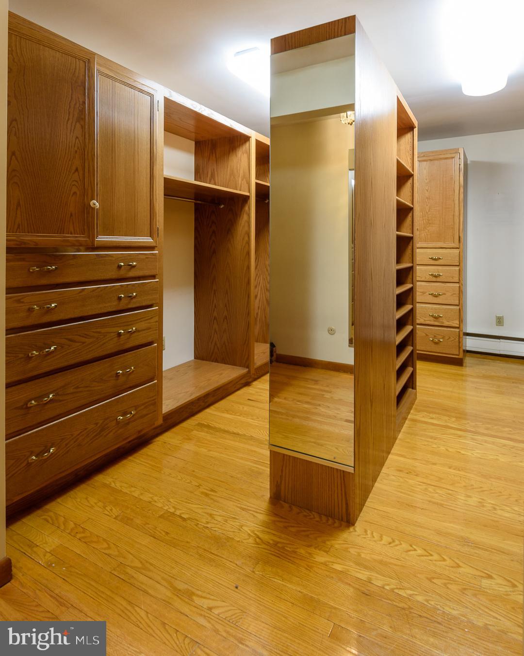 2915 Tower Road Huntingdon Valley, PA 19006 - Photo 44 of 106 Master walk in closet