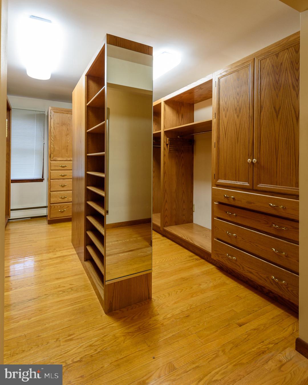 2915 Tower Road Huntingdon Valley, PA 19006 - Photo 45 of 106 Master walk in closet
