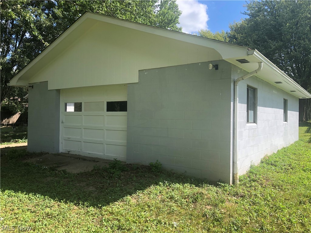 2057 Lake Road Akron, OH 44312 - Photo 32 of 34 Gallery Image 32