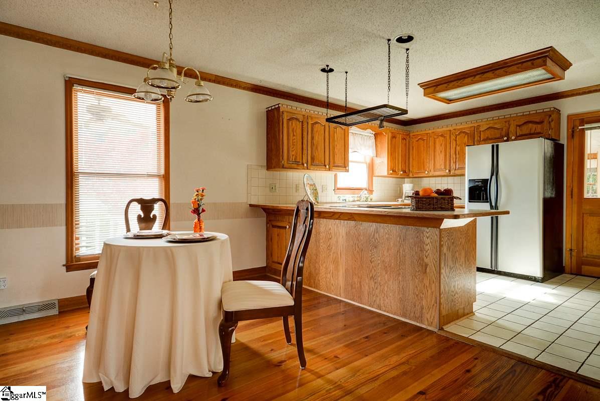 10 Wansley Road Taylors, SC 29687 - Photo 5 of 35 Gallery Image 5