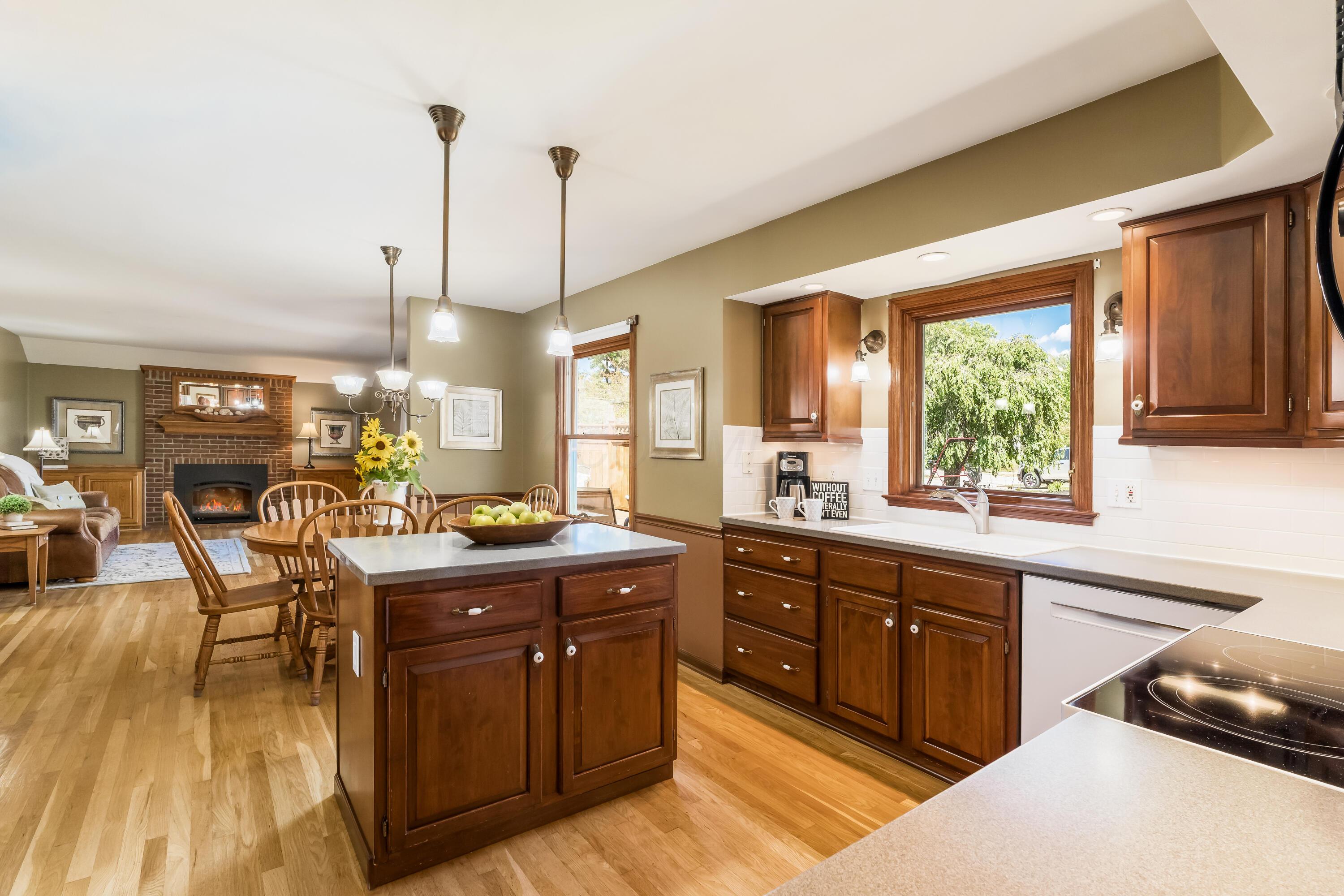 268 South Spring Road Westerville, OH 43081 - Photo 10 of 65 S_-_268_S_Spring_Rd_-_059