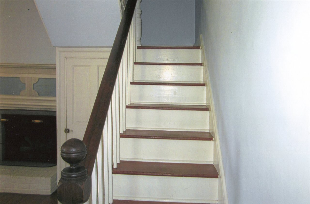 4940 Spring Hill Road Mount Solon, VA 22843 - Photo 15 of 44 a view of entryway