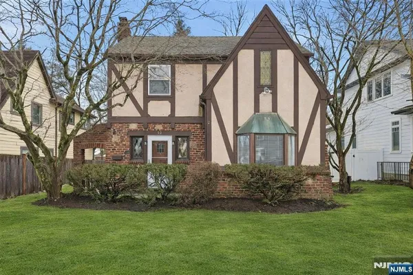 $4,950 | 92 George Street, Tenafly, NJ 07670