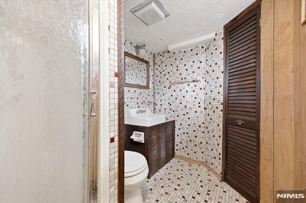 92 George Street Tenafly, NJ 07670 - Photo 12 of 16