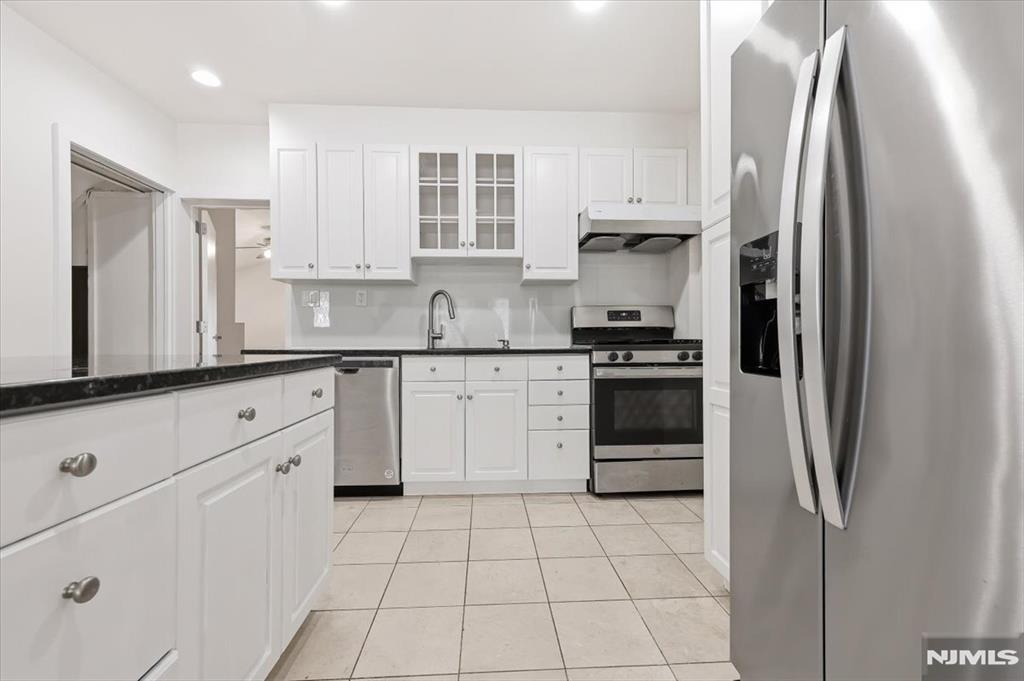 92 George Street Tenafly, NJ 07670 - Photo 4 of 16