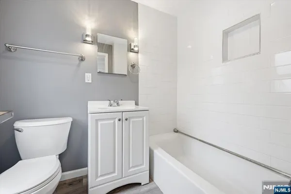 $4,950 | 92 George Street, Tenafly, NJ 07670