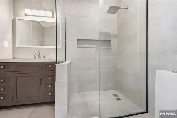 $4,950 | 92 George Street, Tenafly, NJ 07670
