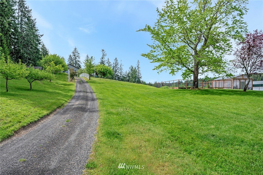 916 Bergeson Road Southwest Lakebay, WA 98349 - Photo 4 of 40 Gallery Image 4
