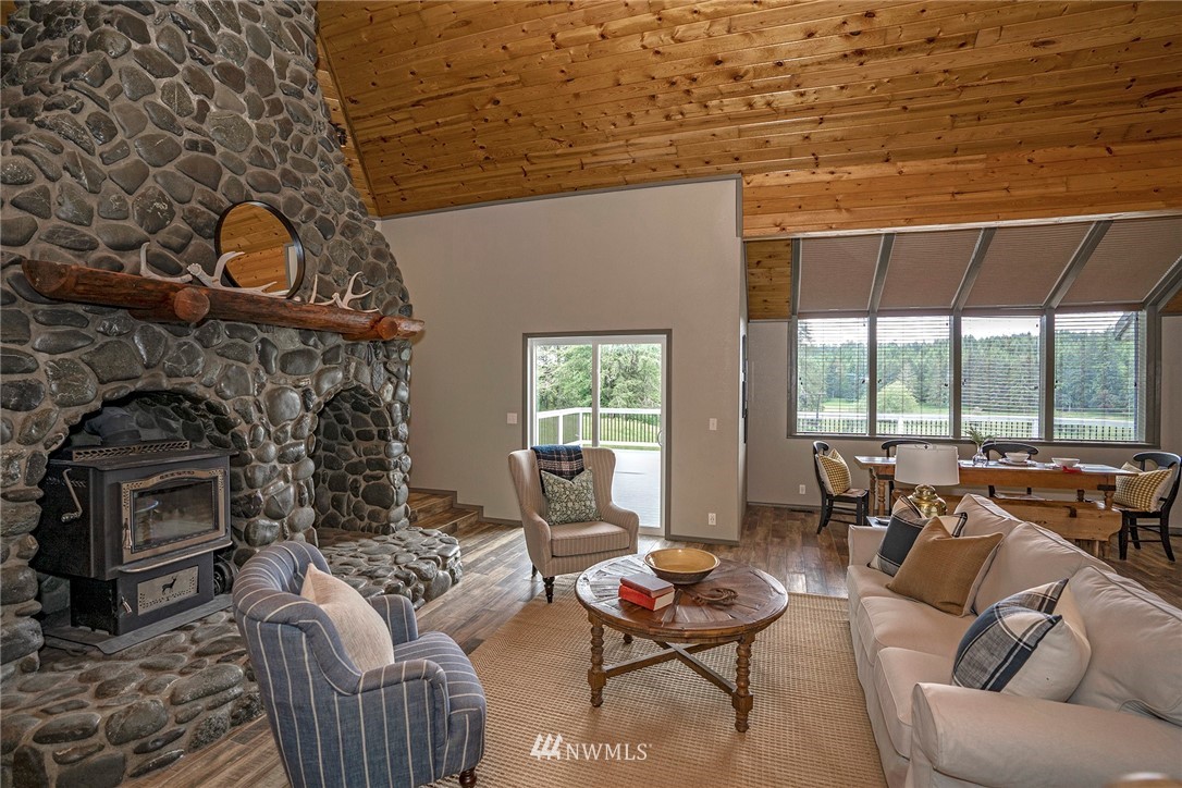 916 Bergeson Road Southwest Lakebay, WA 98349 - Photo 8 of 40 Gallery Image 8