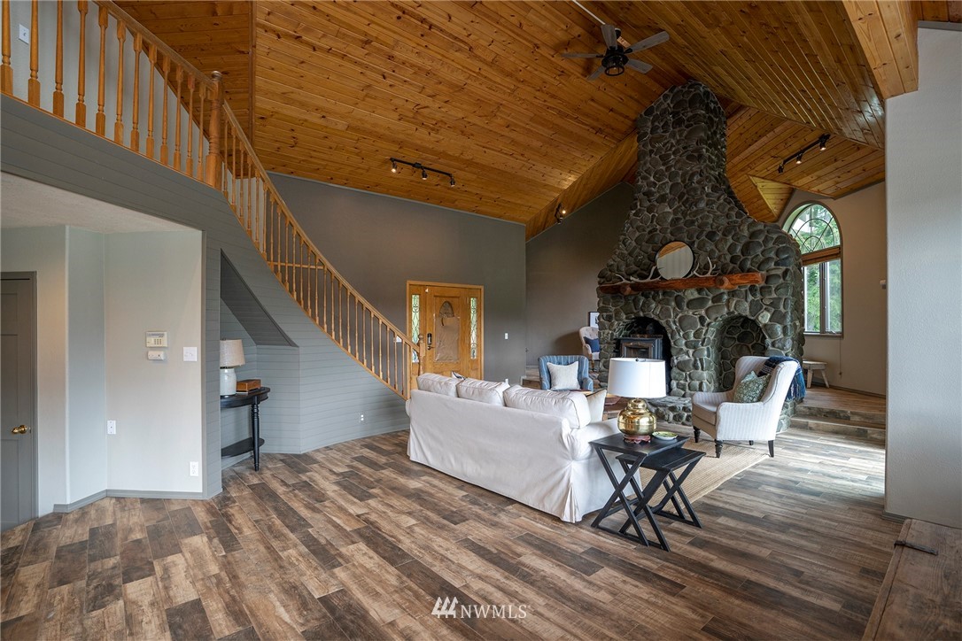 916 Bergeson Road Southwest Lakebay, WA 98349 - Photo 9 of 40 Gallery Image 9