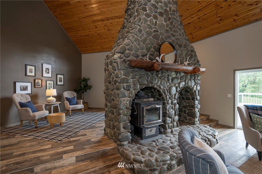 916 Bergeson Road Southwest Lakebay, WA 98349 - Photo 10 of 40 Gallery Image 10