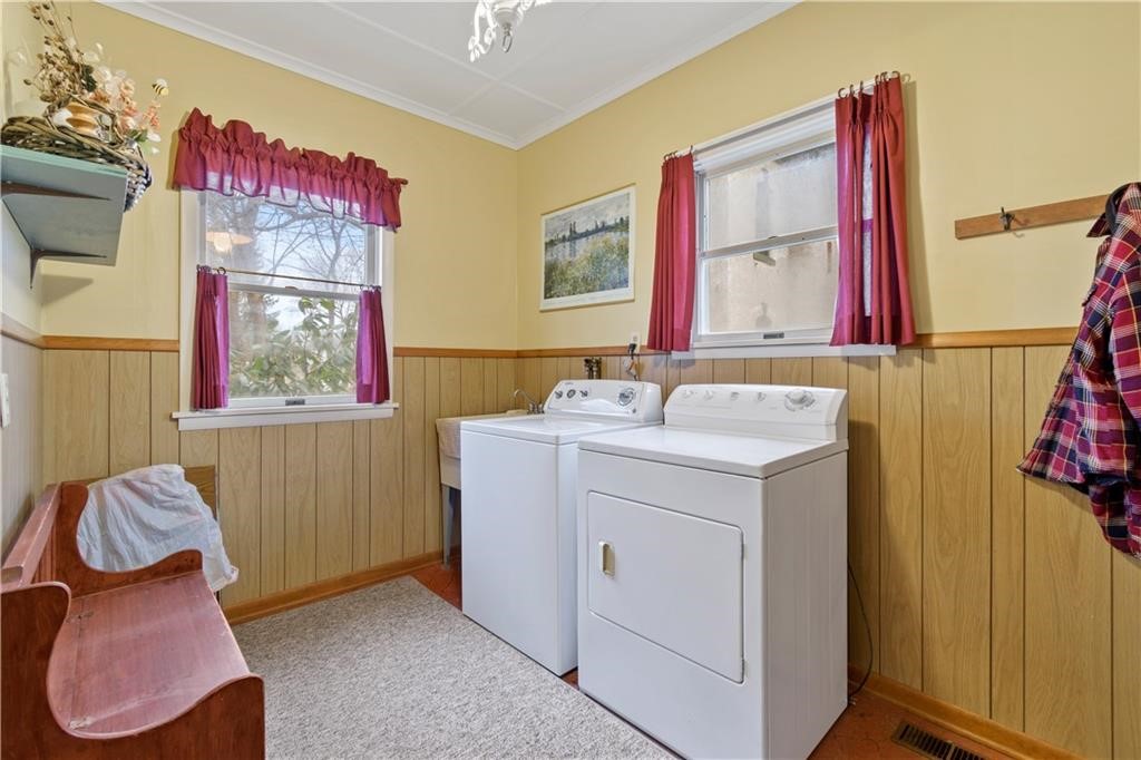 6239 State Rte 21 Williamson, NY 14589 - Photo 13 of 40