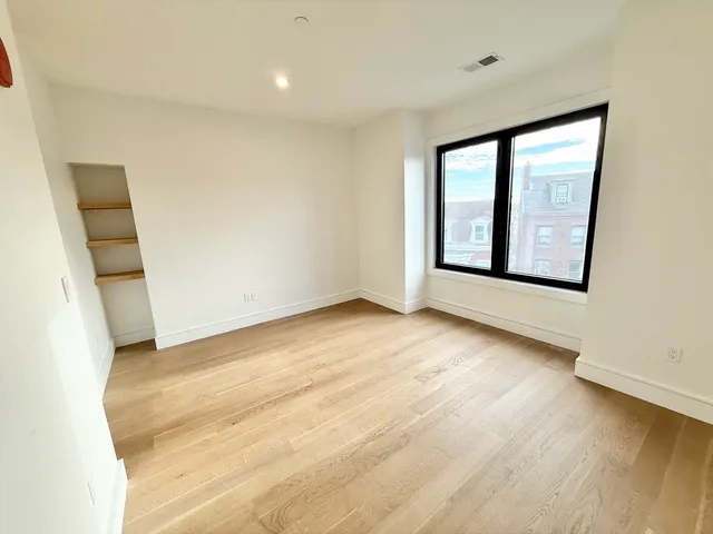 $4,500 | 238 Webster Street, Unit 6, Boston, MA 02128