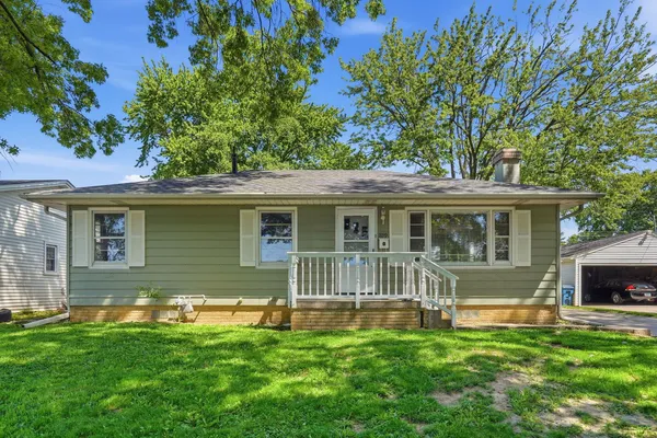 $130,000 | 1009 38th Avenue, East Moline, IL 61244
