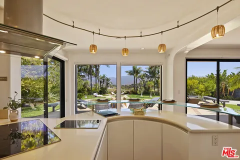 $5,600,000 | 29417 Bluewater Road, Malibu, CA 90265