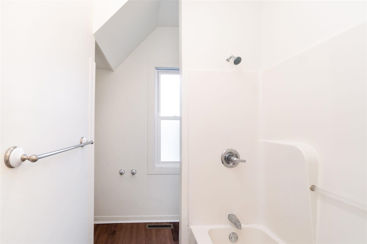 413 South Hampton Street Bay City, MI 48708 - Photo 12 of 16 Gallery Image 12
