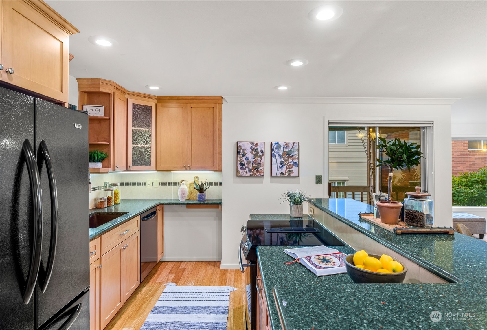 515 Walnut Street, Unit 2 Edmonds, WA 98020 - Photo 16 of 33 Gallery Image 16