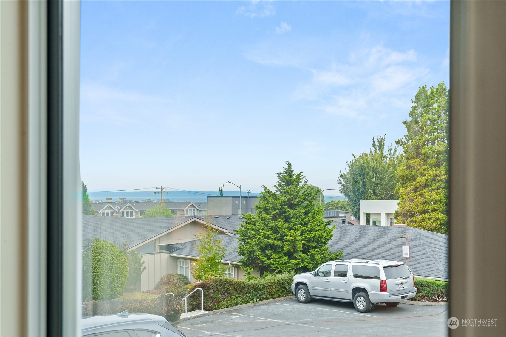 515 Walnut Street, Unit 2 Edmonds, WA 98020 - Photo 4 of 33 Gallery Image 4
