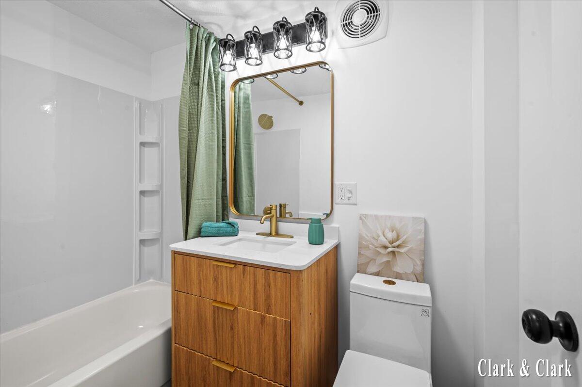 418 Allen Street Ionia, MI 48846 - Photo 18 of 37 62-INTERIOR 16A