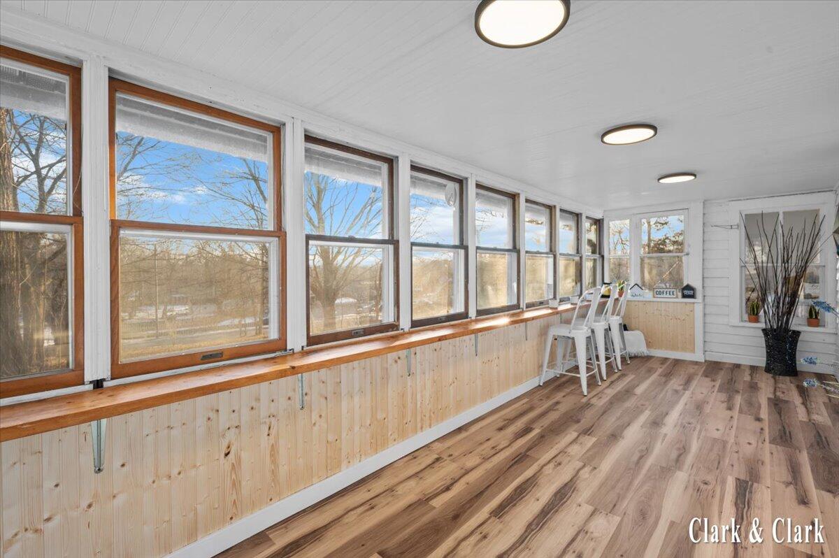 418 Allen Street Ionia, MI 48846 - Photo 4 of 37 34-INTERIOR 02A