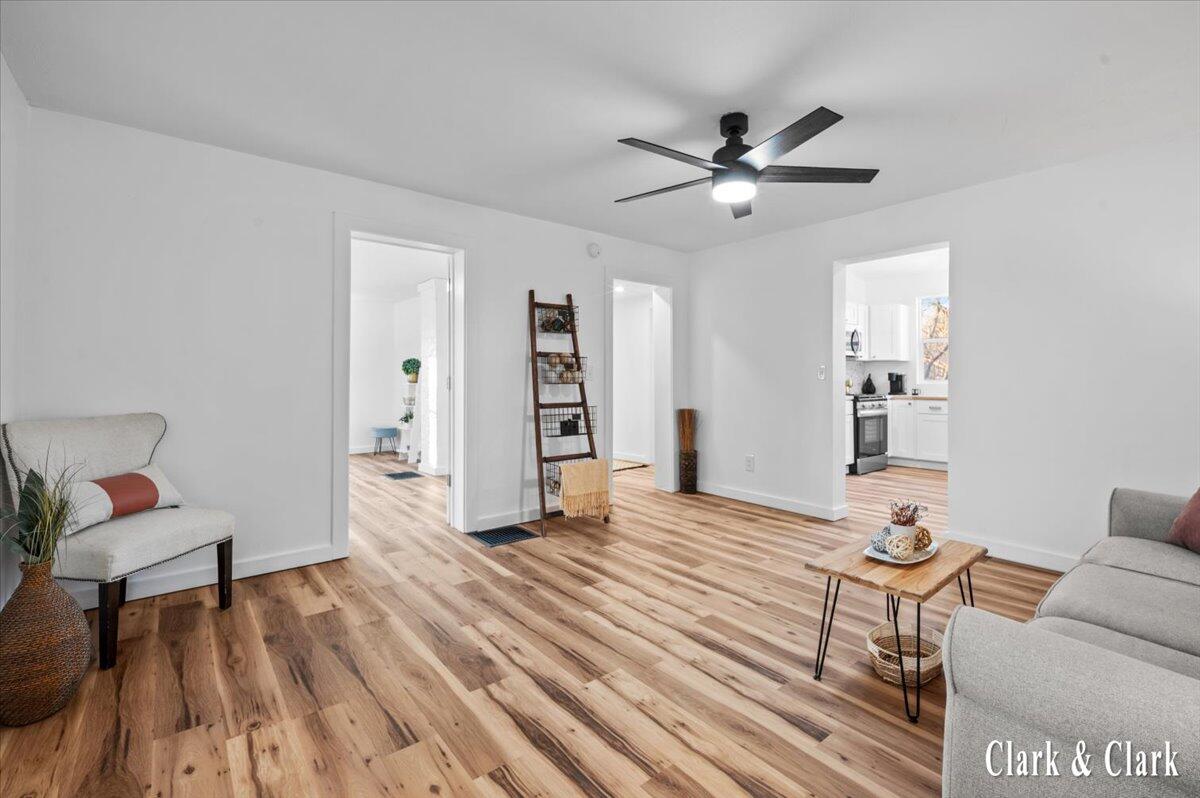 418 Allen Street Ionia, MI 48846 - Photo 6 of 37 38-INTERIOR 04A