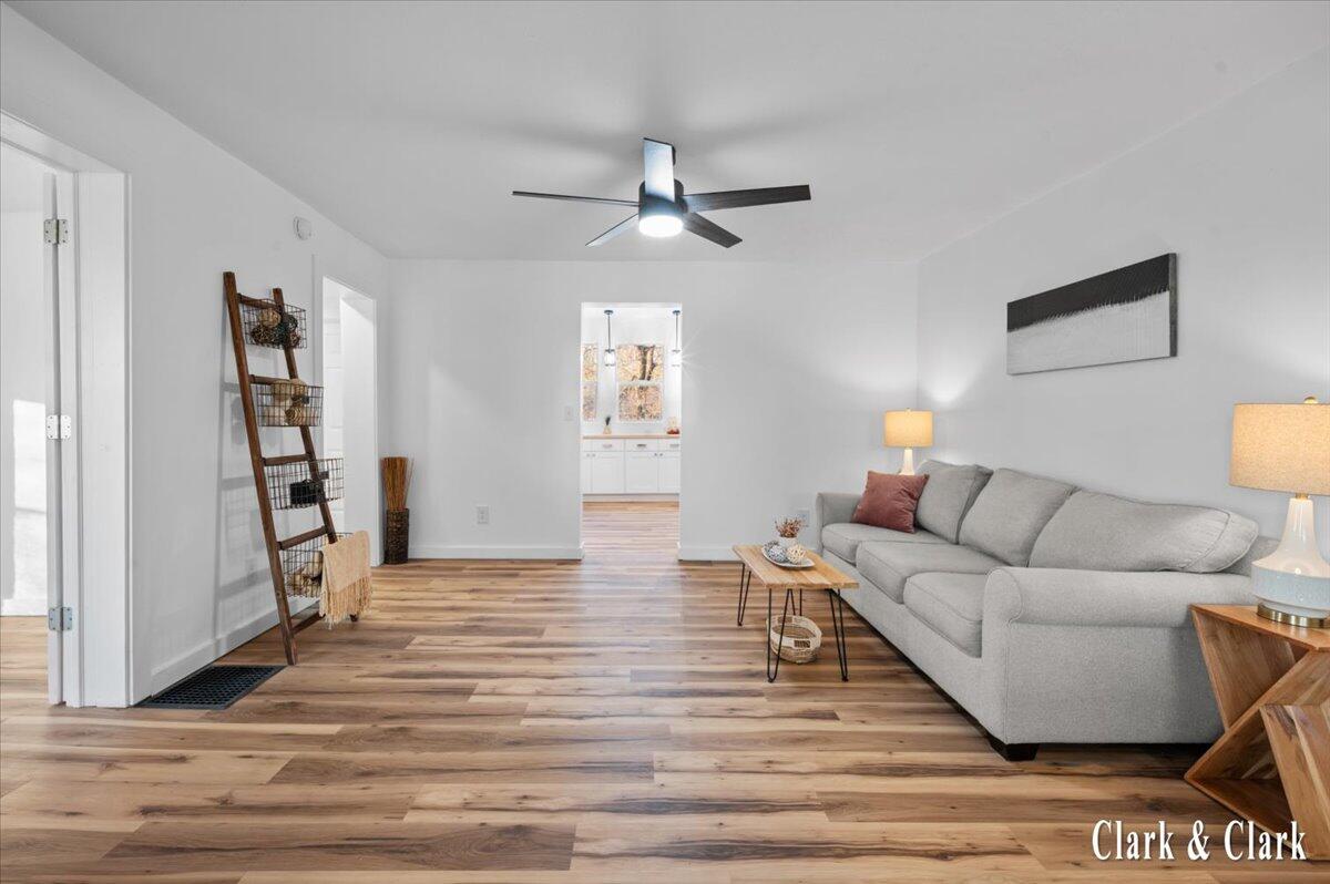 418 Allen Street Ionia, MI 48846 - Photo 7 of 37 40-INTERIOR 05A